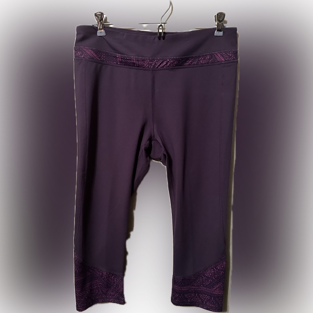 EUC Gaiam Om Purple Cropped Yoga Athletic Capri Size Women’s LARGE Stretch